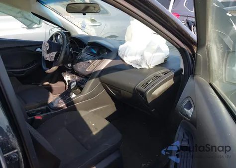 2015 Ford Focus Se z USA, uszkodzony, nr VIN 1FADP3K2XFL263655